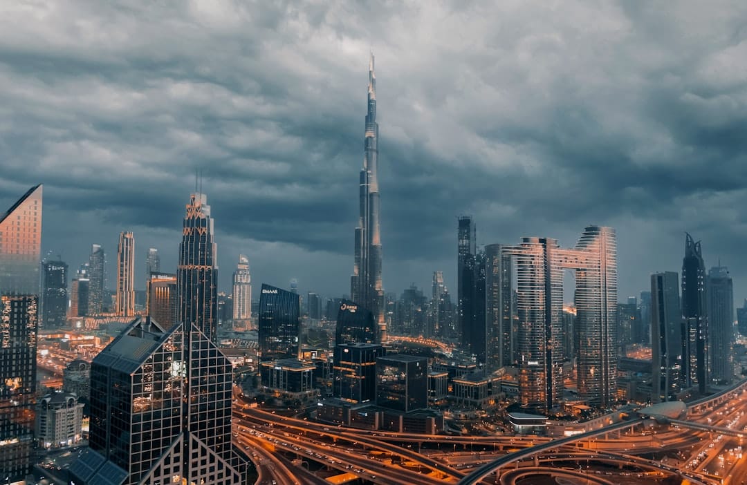 Visiter Dubaï sans guide : le Burj Khalifa au coucher du soleil