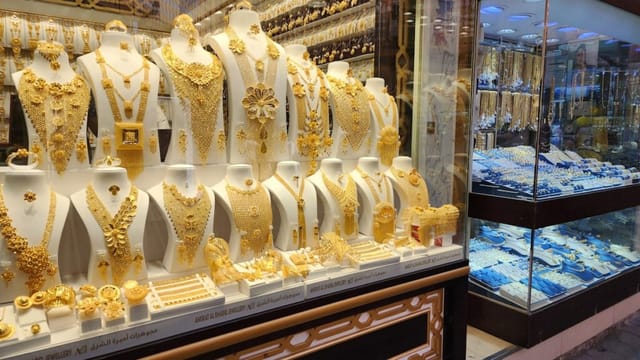 Souks de Deira et traversée en abra – Dubaï