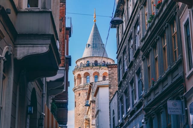 De Karaköy à Taksim par la tour de Galata – Istanbul