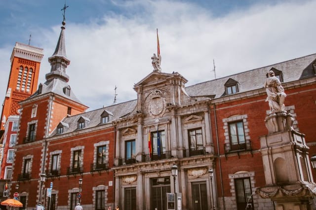 Aux origines : muraille arabe et Madrid des Austrias – Madrid